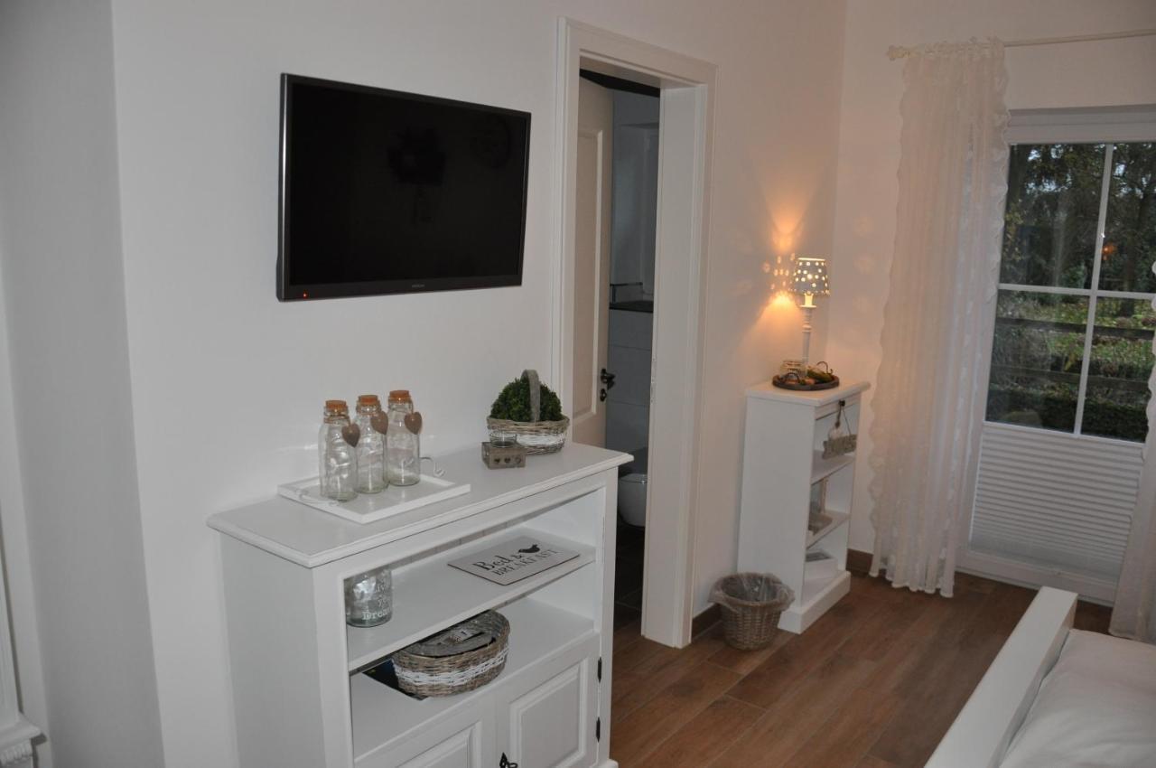 White Cottage Garden Cloppenburg Buitenkant foto